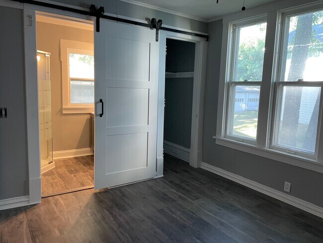 Building Photo - 314 Otter Ave