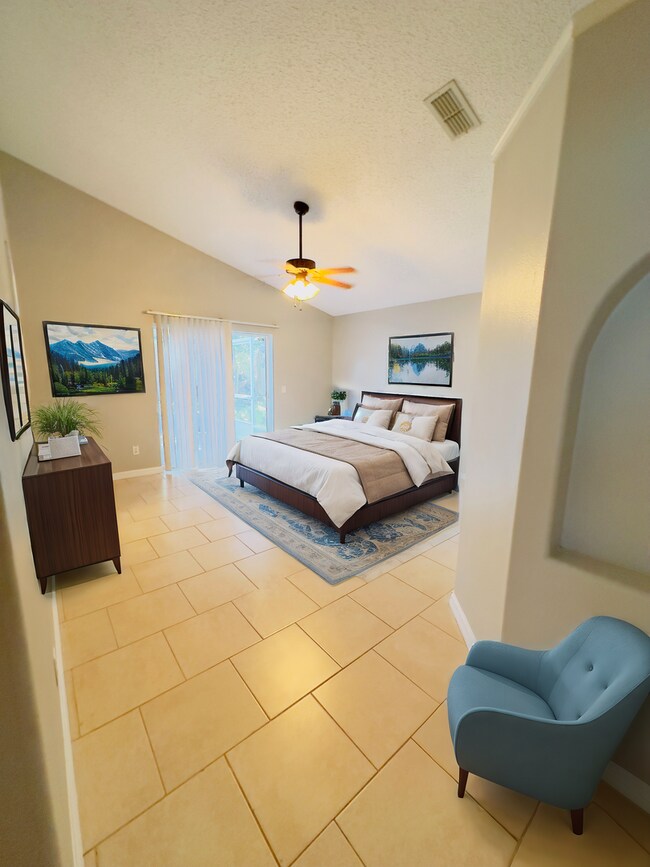 Building Photo - Beautiful 4 bedrooms 2 baths single family...