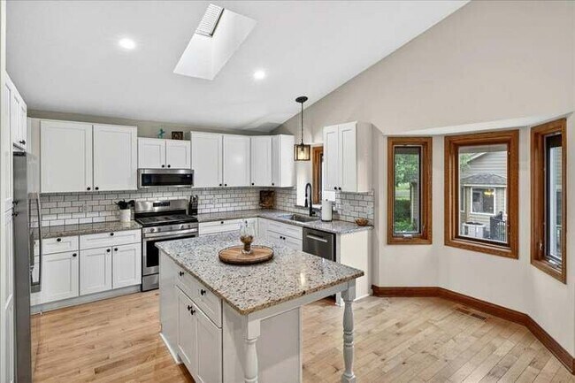 Building Photo - 1222 Saddlebrook Ln