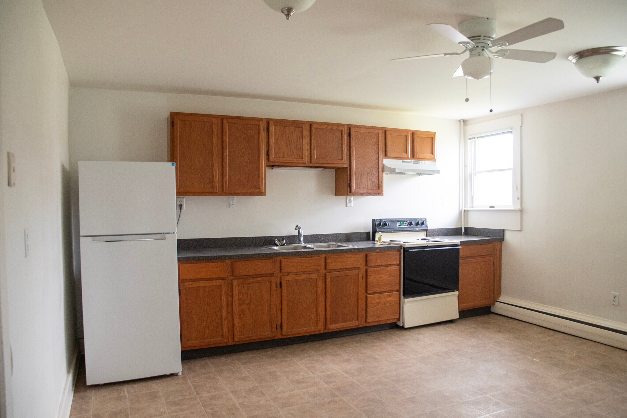 Building Photo - 1366 Lititz Rd