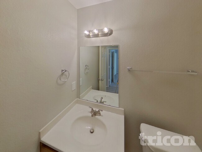 Building Photo - 1437 Lauren Dr