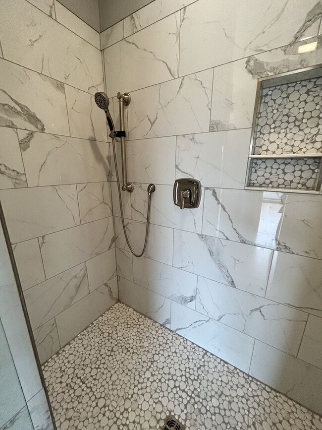 Building Photo - *MOVE IN SPECIAL 1/2 security deposit and waiving $175 Admin Fee!* New Build 3 Beds | 3.5 Baths |...