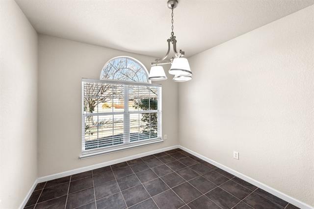 Building Photo - 10844 Middleglen Rd