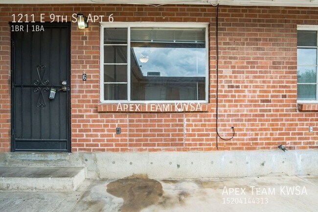 Building Photo - 1211 E 9th St