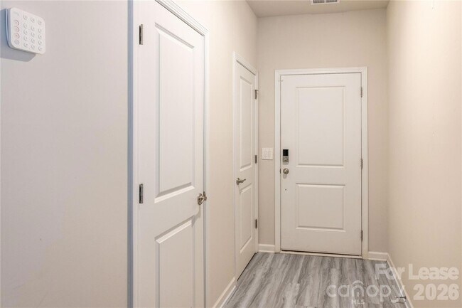 Building Photo - 309 Fairchild Wy