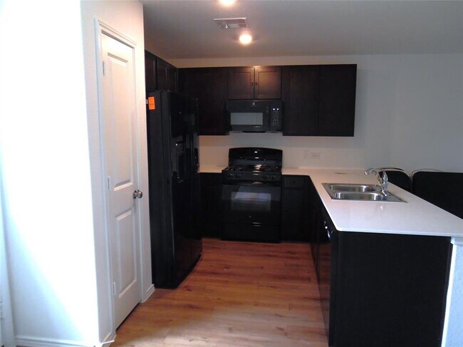 Building Photo - 2307 Tornado Aly