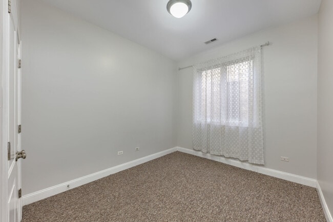 Building Photo - 31 E 26th St