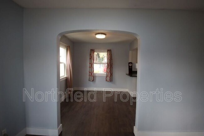 Building Photo - 1905 4th Street