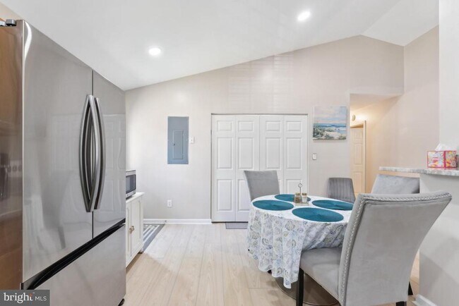 Building Photo - 340 12th St