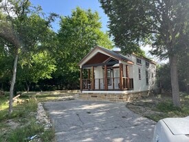 Building Photo - 601 Spur 100