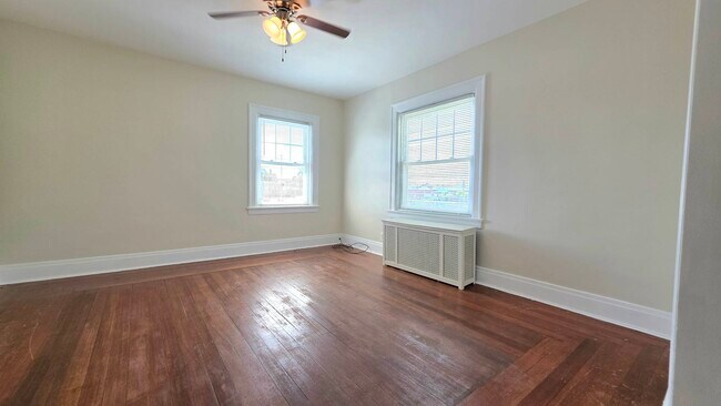 Building Photo - 231 Mendon Ave
