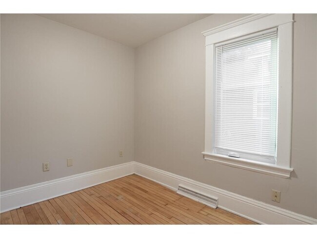 Building Photo - 4007 N Girard Ave