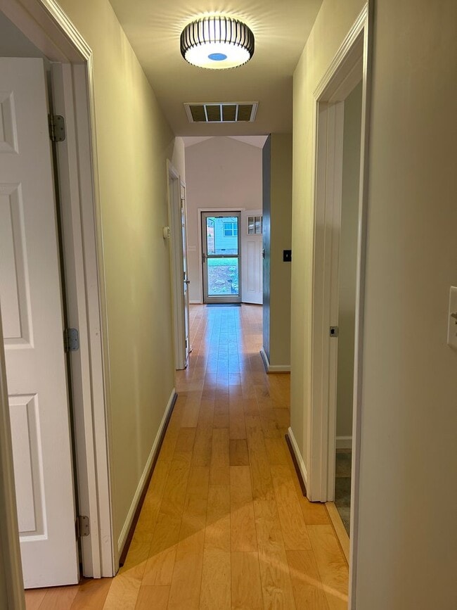 Building Photo - East Asheville - Contemporary Bungalow