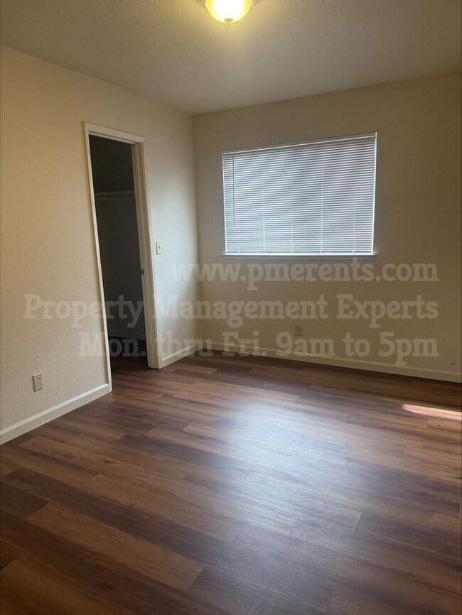 Building Photo - 8824 Fox Creek Dr