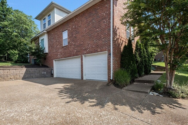 Building Photo - 415 Enclave Ct