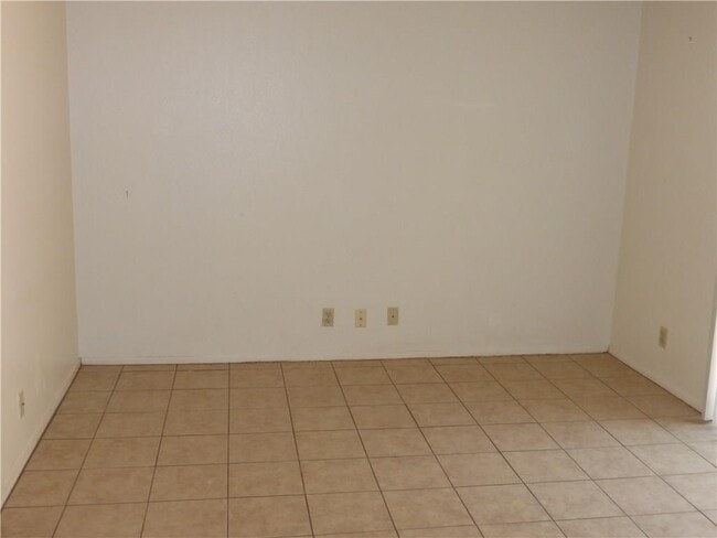 Building Photo - 7208 Lilac Ln