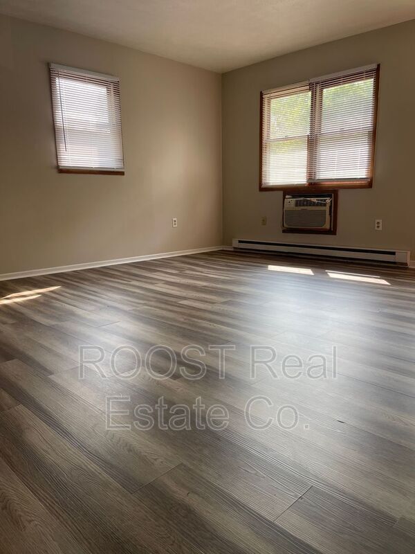 Building Photo - 203 N Madison Rd