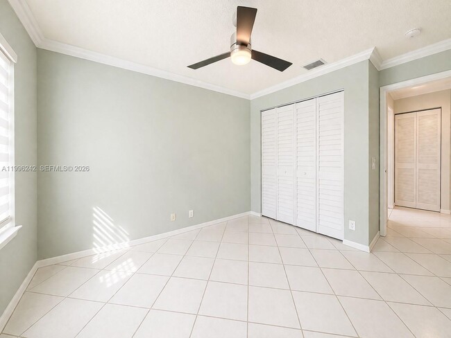 Building Photo - 717 Tanglewood Cir