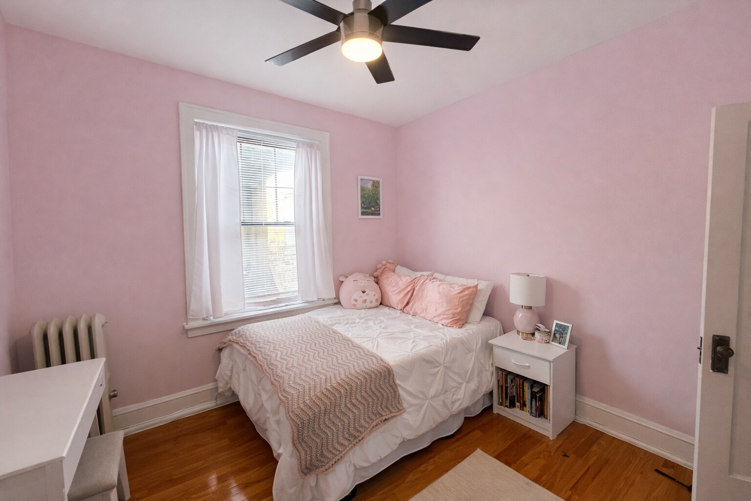 Building Photo - 2336 W Addison St