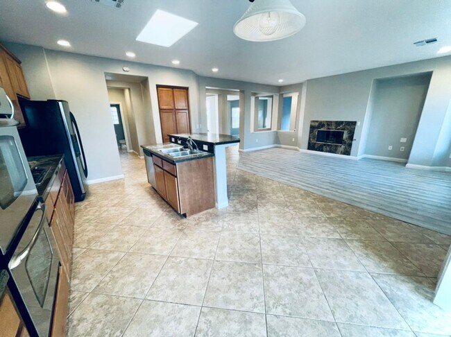 Building Photo - AMAZING SINGLE STORY HOME IN “AGE RESTRICT...