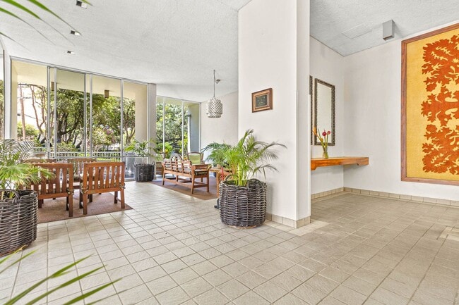 Building Photo - RARELY AVAILABLE, HIGH-FLOOR, "DIRECT OCEA...