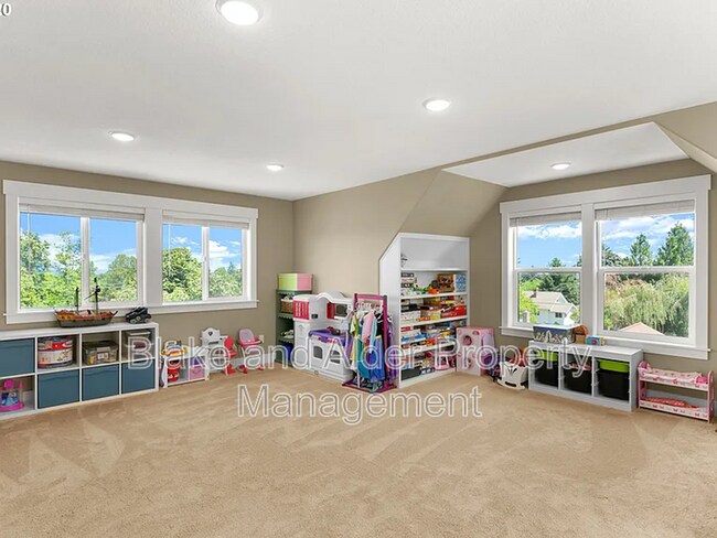 Building Photo - 3938 NE 66th Ave