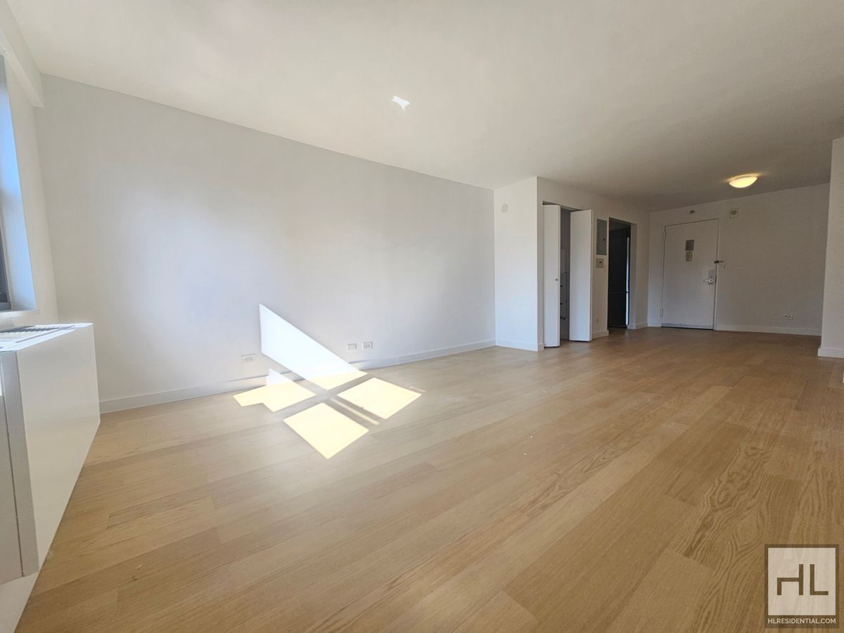 Building Photo - East 39th Street