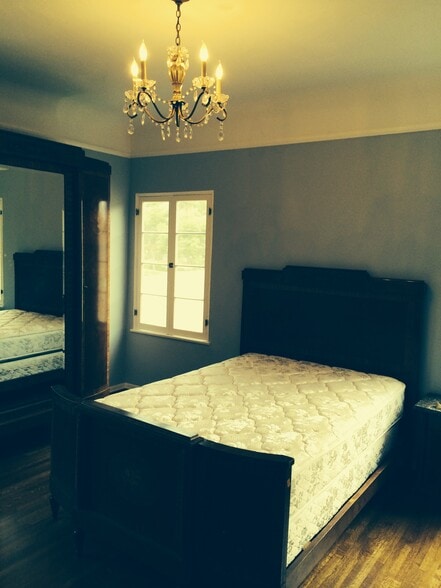 2nd Bedroom - 9560 1/2 W Olympic Blvd