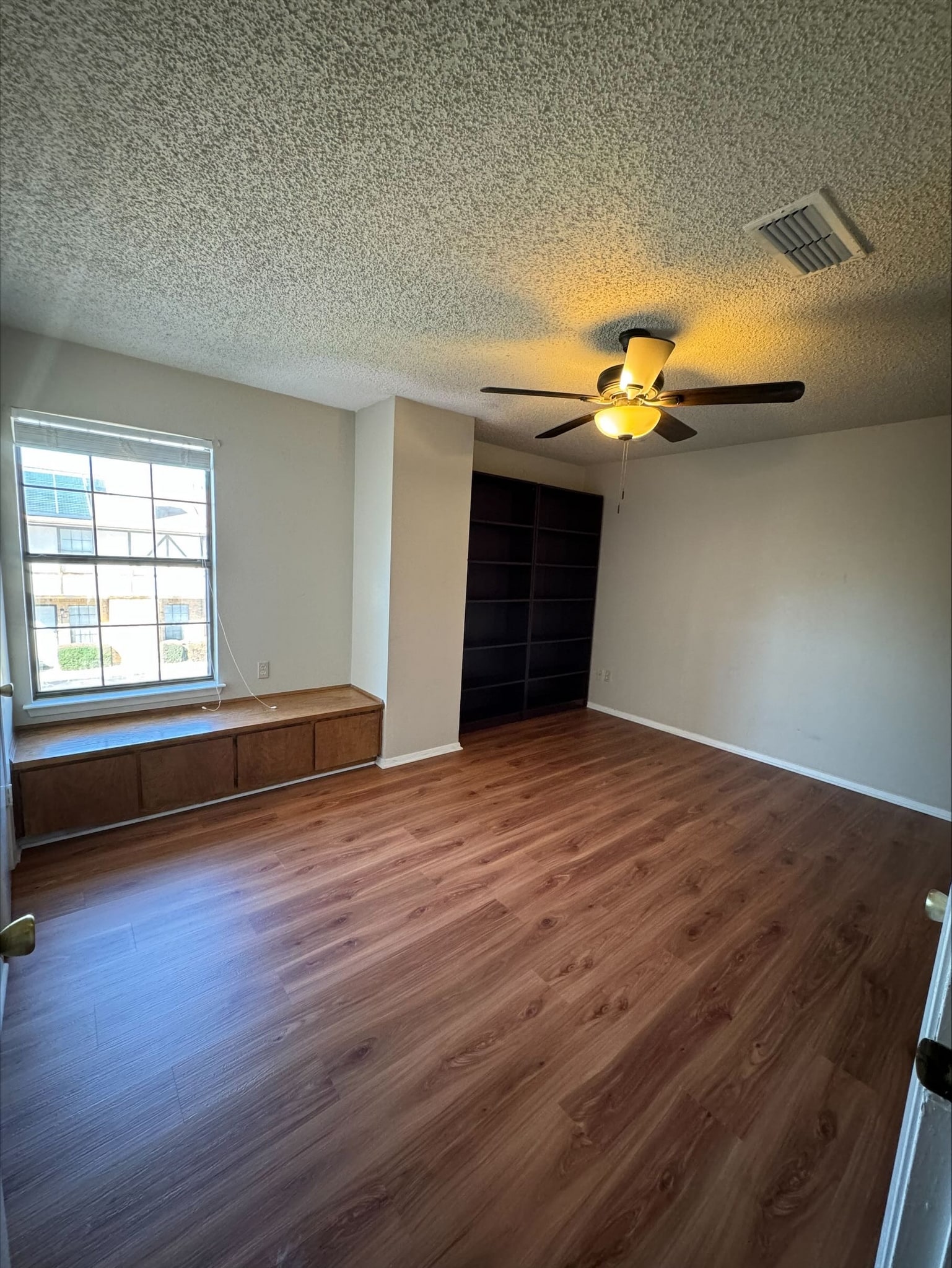 Building Photo - 1227 Dallas Dr