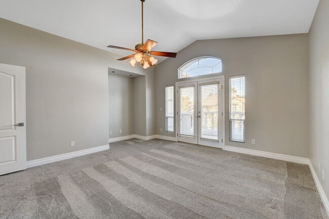 Building Photo - COMING SOON!! $1000 off 1st months Rent Guard-Gated Golf Course Living on the 14th Green!