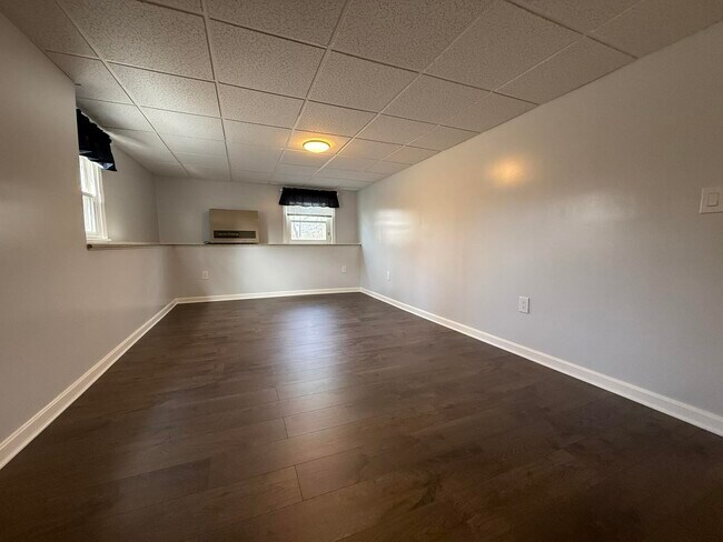 Building Photo - 286 Ceda Rd