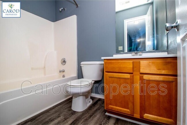 Building Photo - 8630 Redding Glen Ave