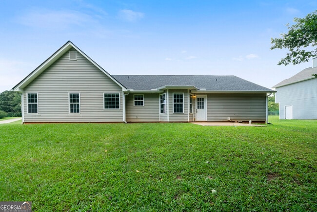 Building Photo - 761 Twin Oaks Ln