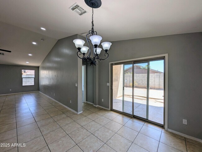 Building Photo - 13959 W Country Gables Dr