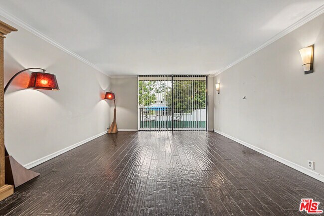 Building Photo - 10535 Wilshire Blvd