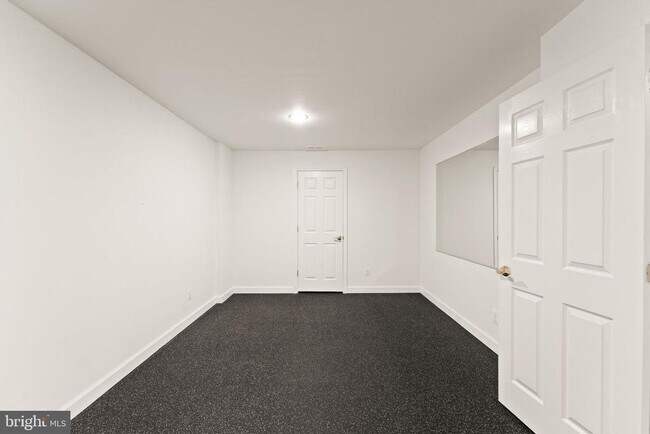 Building Photo - 46448 Montgomery Pl