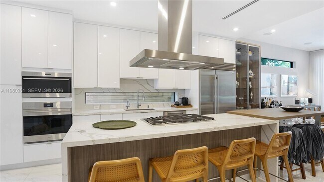 Building Photo - 3075 Mary St