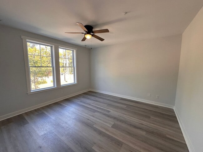 Building Photo - Spacious Two-Bedroom Condo off Masonboro Loop