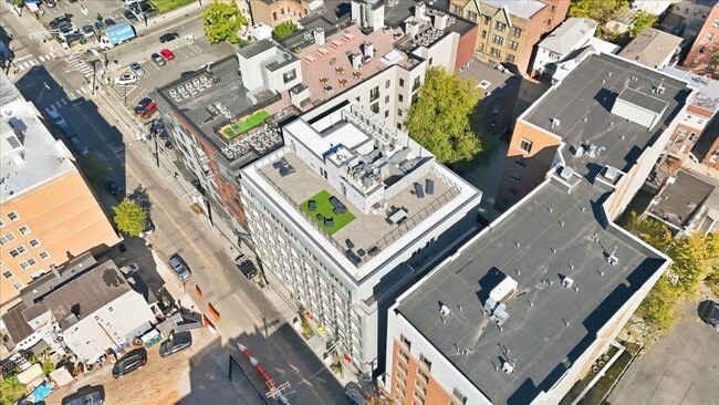 Building Photo - 190 ACADEMY St