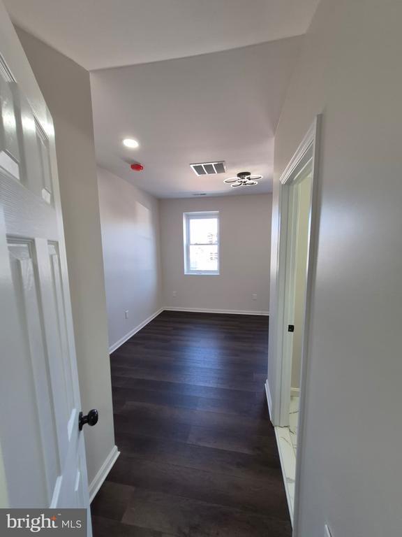 Building Photo - 2015 E Fairmount Ave