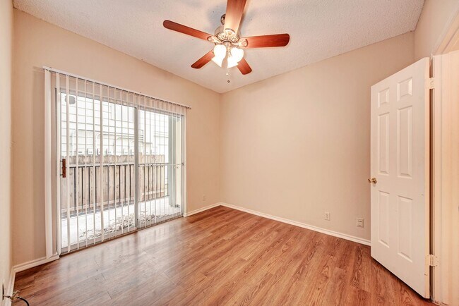 Building Photo - PRELEASE 8/15/2025 2 bed 2 bath