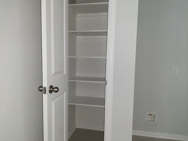 Building Photo - 5855 Strawflower Ln