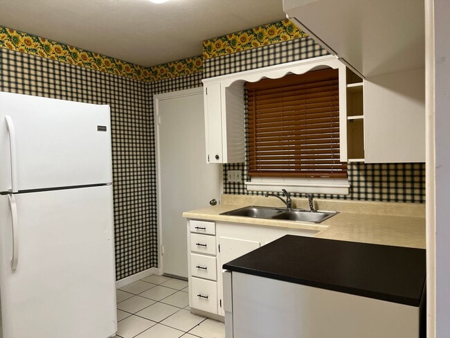 Building Photo - 22 Fairmont Dr