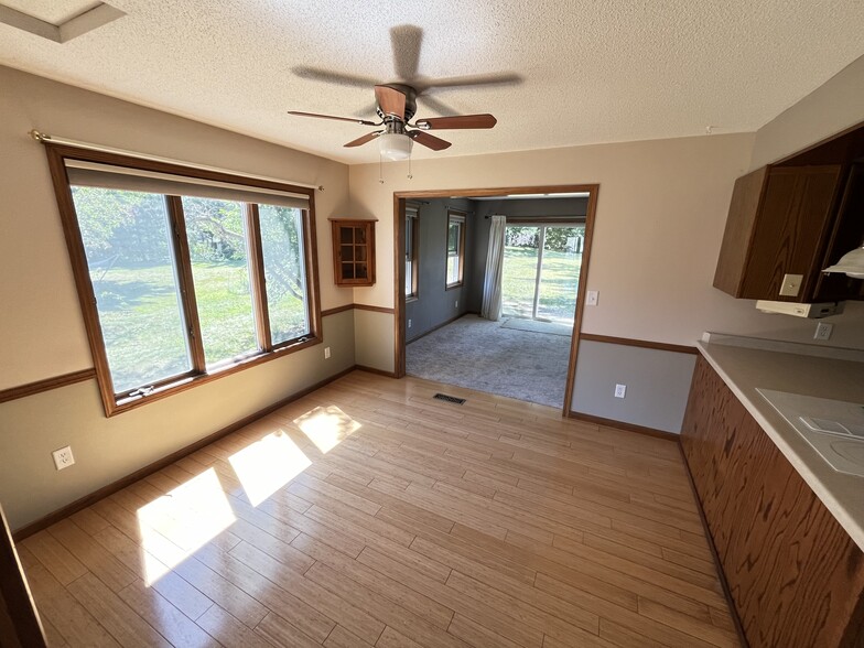 Dining room - 203 13th Ct