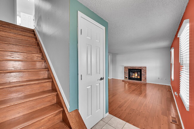 Building Photo - $2,200.95, $300 off the first month's rent, 4 Beds - 2 Bath, Single Family Home in Colorado Sprin...