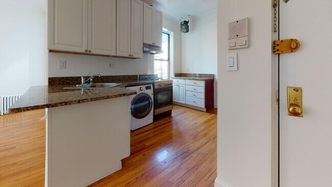 Building Photo - West 150th Street