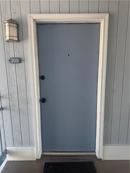 Building Photo - 318 Lake Marina Ave