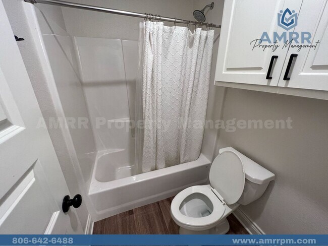Building Photo - Easy Living with AMRR: Beautiful 4-Bedroom Home Near HEB