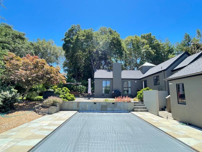 Building Photo - Minutes From Town,  Idyllic Sebastopol Oas...