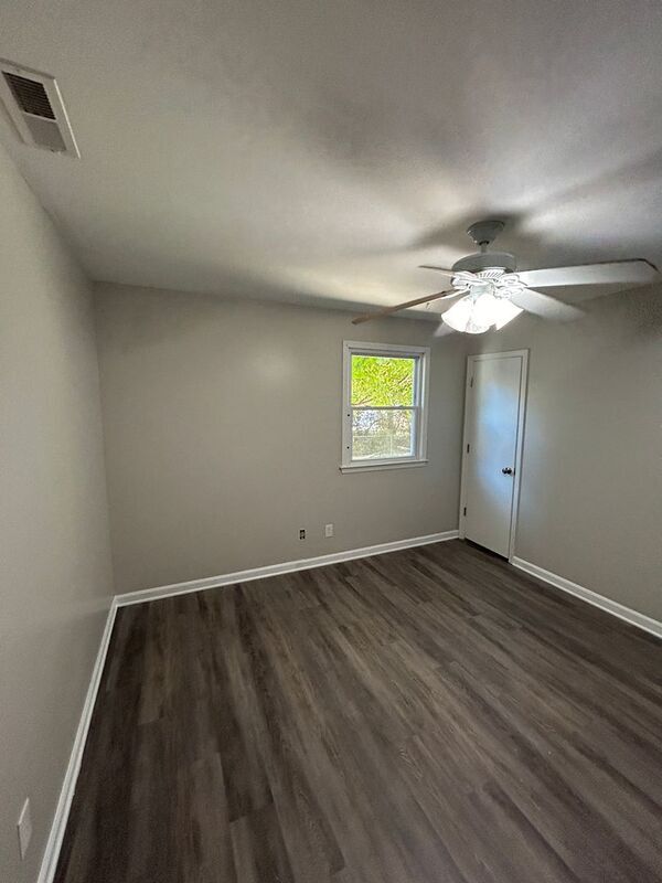 Building Photo - 2001 Old Iron Rd